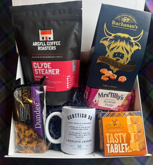 Braw Da Gift Box featuring a Scottish Da mug, Argyll coffee, Dundee cake, Highland toffee, fudge and tablet